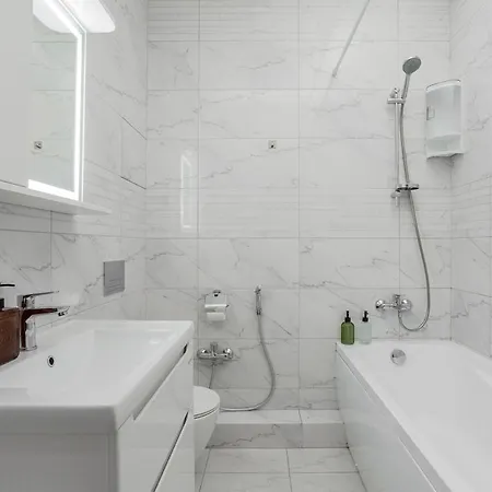 Two-room With Balcony And View דירה אודסה